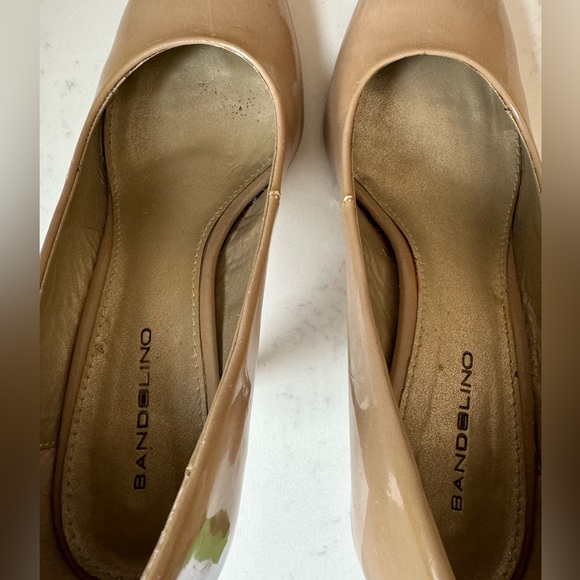 Bandolino Nude Heels - Picture 7 of 10